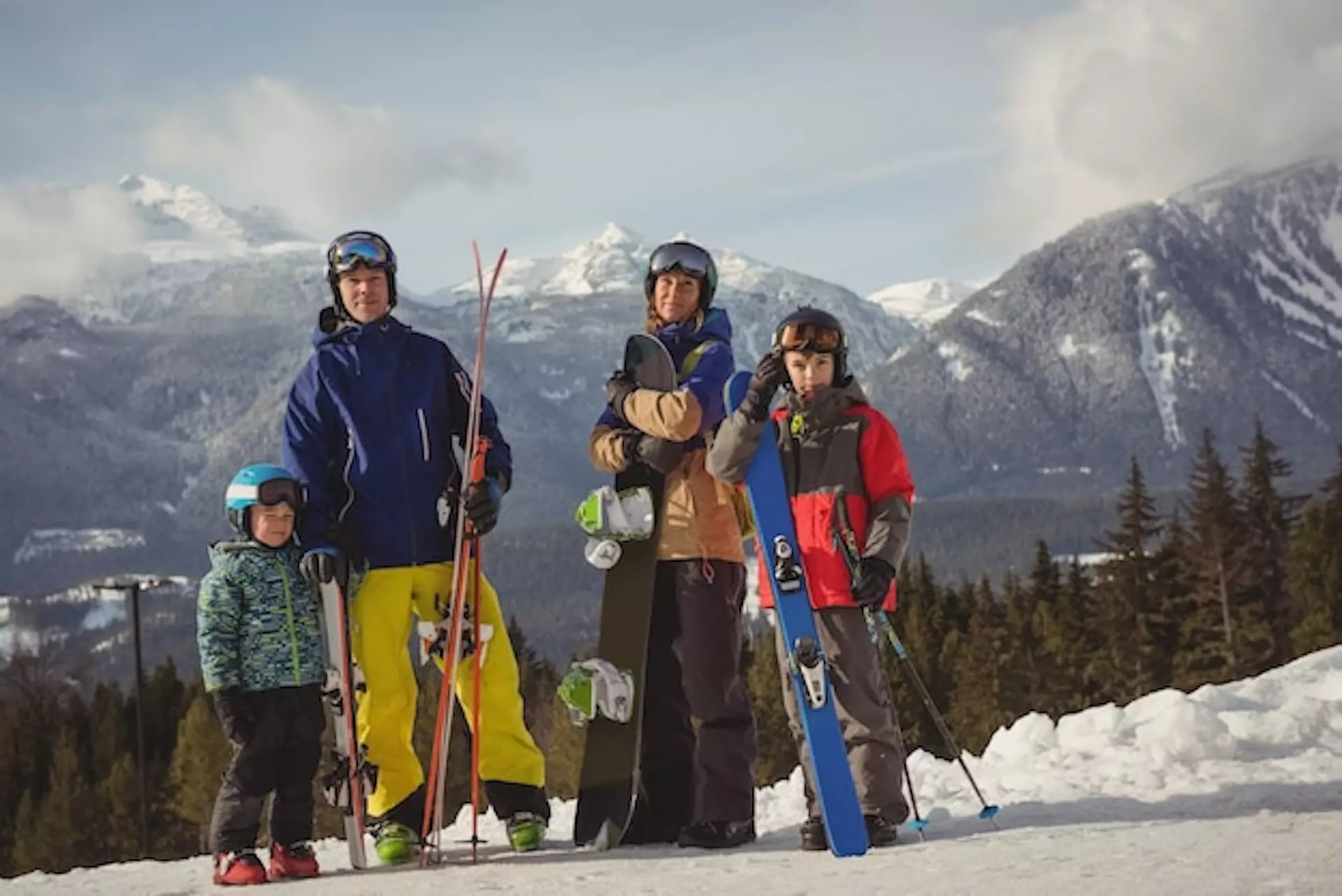 Famille en vacance dans la station de Zermatt